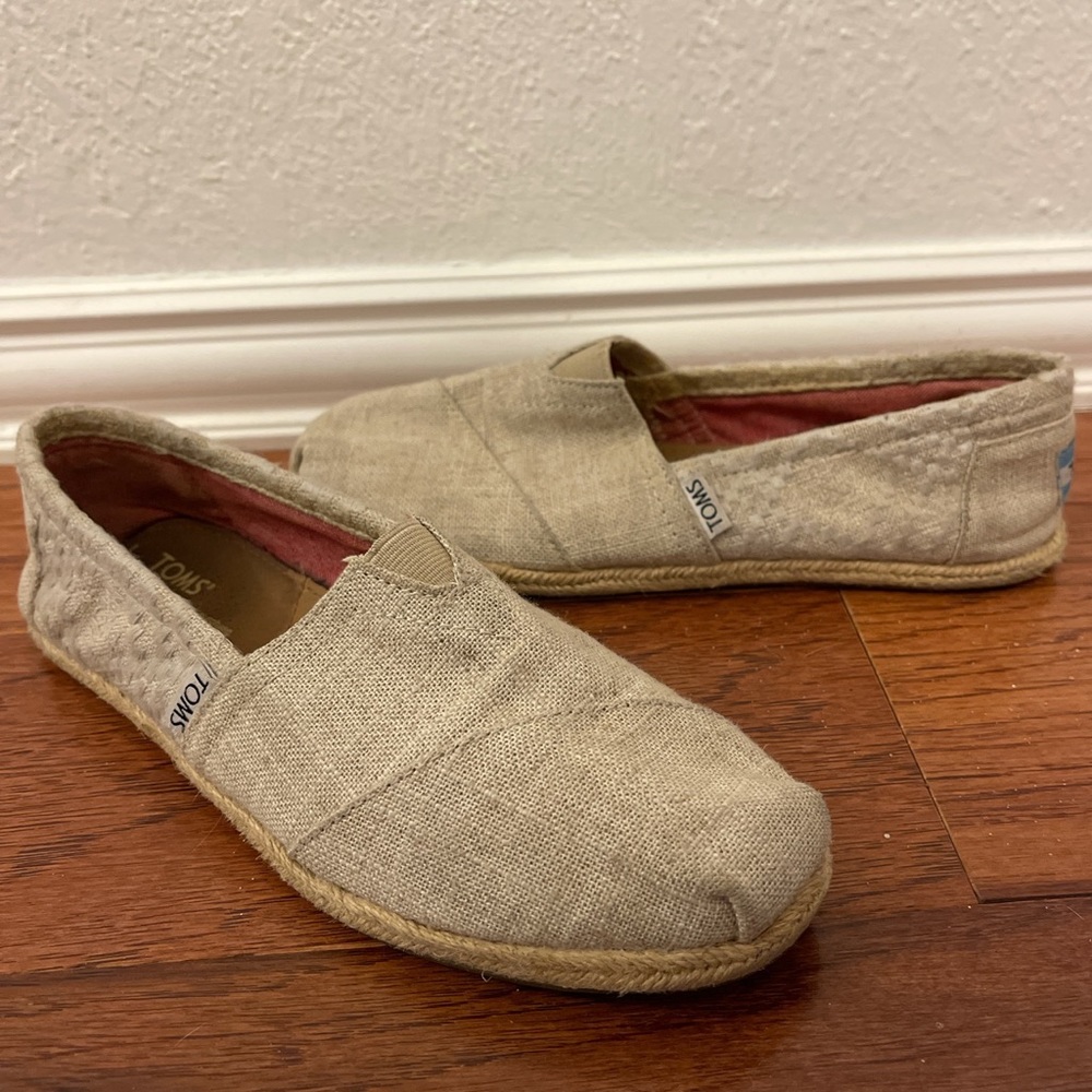 Gently worn Toms!